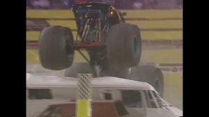 Freestyle Avenger Monster Jam World Finals 2000