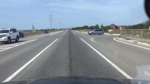 Дорога из леса домой по трассе Таврида. Таймлапс смотреть онлайн