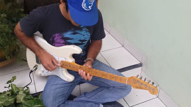 Fender Stratocaster Replica смотреть онлайн