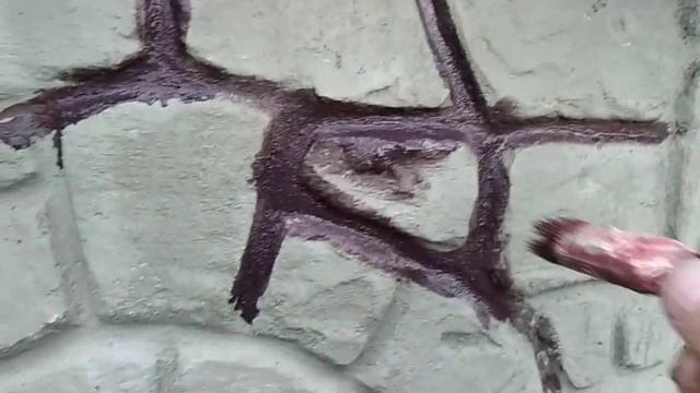 Покраска искусственного камня на колодце.Начало. смотреть онлайн