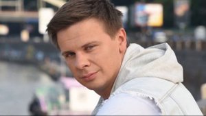 ВЫ НЕ ПОВЕРИТЕ КАКАЯ ШИКАРНАЯ ЖЕНА У ДМИТРИЯ КОМАРОВА - БИОГРАФИЯ ВЕДУЩЕГО