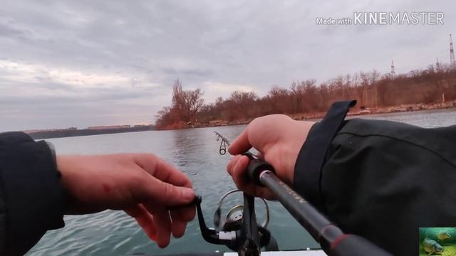 Рыбалка с #Пиранья 280 M3 SLX.Окунь гигант!!! смотреть онлайн