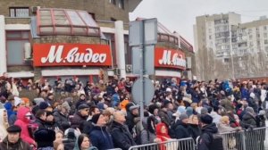 Обстановка обостряется. 
Дегенераты стали кричать: «Россия без Путина»