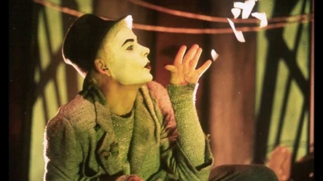 Vai vedrai (Subtítulos en Español) Alegría- Cirque Du Soleil.