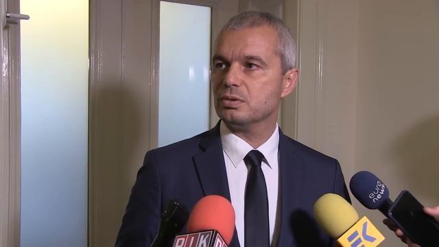 Костадин Костадинов с нов ход в битката за парламентарен шеф