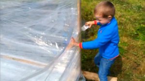 Построили дом из стрейч ПЛЁНКИ для детей своими руками