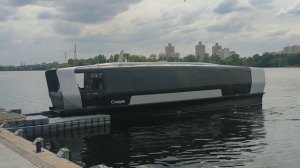 Особенности процесса швартовки электрического судна "Сходня" к 10 причалу Северного речного вокзала