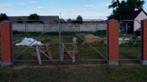 Забор из кирпича своими руками