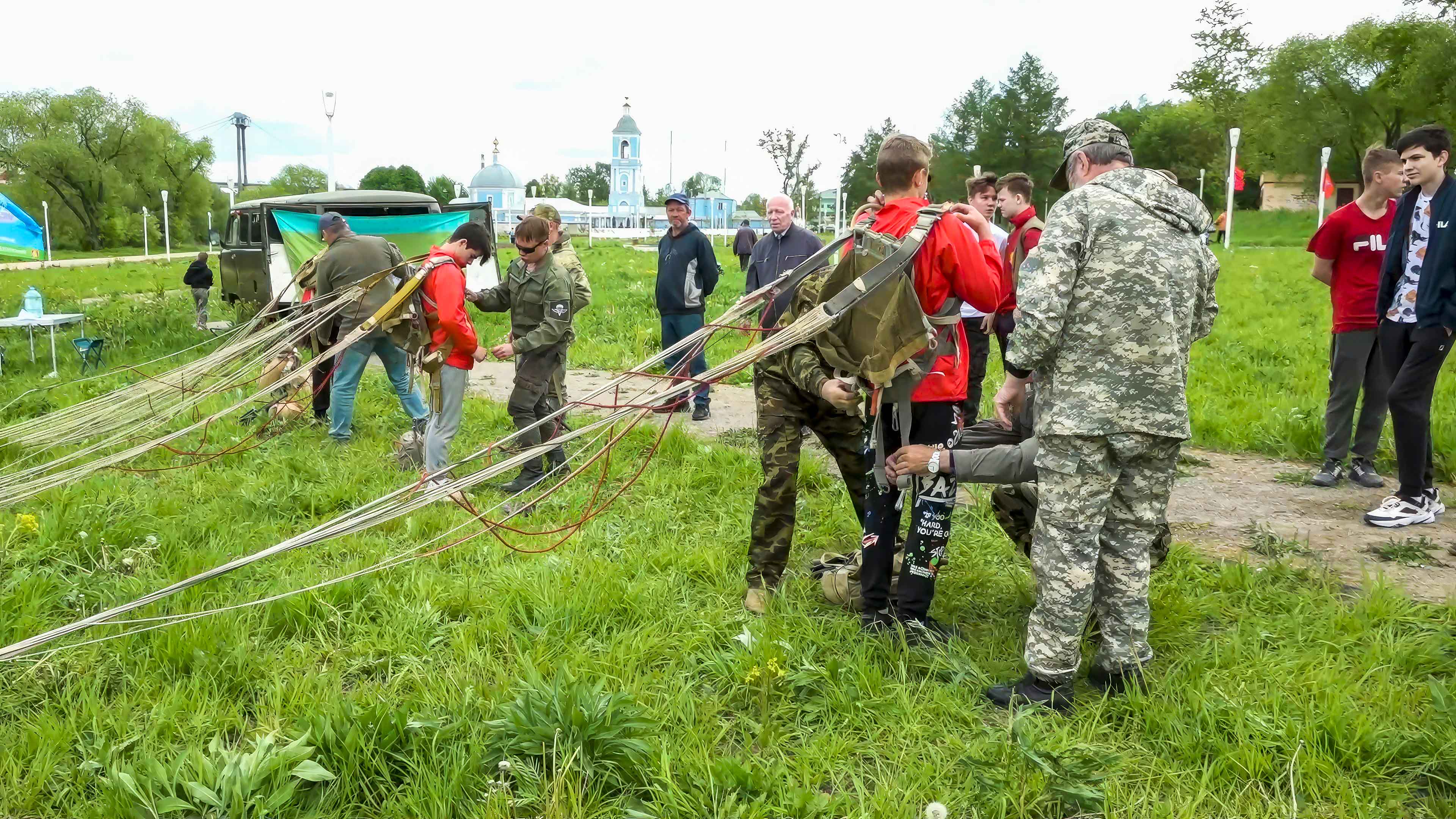 Сила и смекалка геншин. Зарница военно-патриотическая игра. Зарница (игра). Плот военно спортивная игра. Зарница спорт.