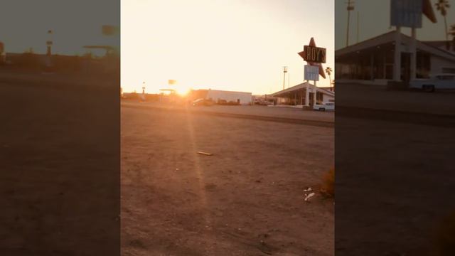 "Totem Pole in the Desert" | Movie Location | Roy's Motel | Amboy, CA | dEN