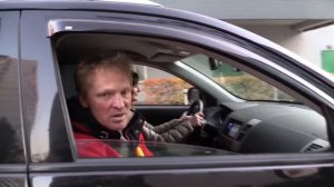 Сергей Писаренко учит водить...