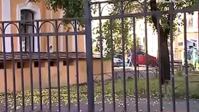 Вместо повара еду воспитанникам детского сада на В смотреть онлайн