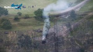 Паровоз сбросили с обрыва на съемках фильма