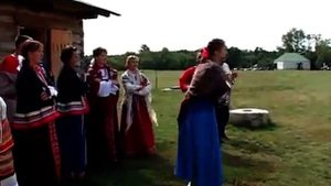 Частушки в русских традициях  с пляской на доске