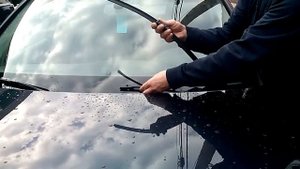 How to replace AUDI Q5 /Q7 wiper blades