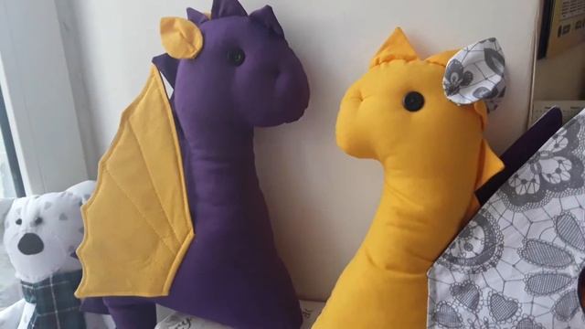 Игрушки дракончики.