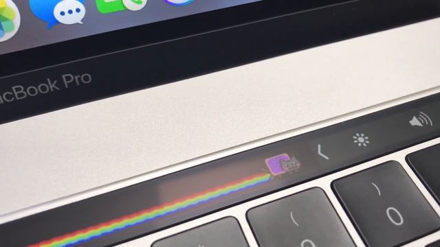 Nyancat MacBook Pro Touch Bar смотреть онлайн