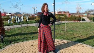 Длинная эффектная юбка.Удобная посадка.Лёгкая асимметрия. Красивая в большом и в маленьком размерах