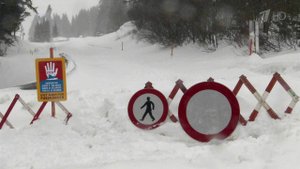 Европа - под ударом циклонов, снега - выше крыши