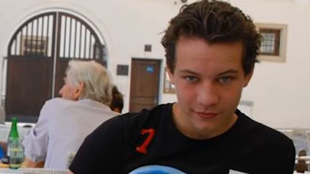 mitchell xx eric xx смотреть онлайн