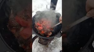 Шурпа из диких уток в казане на костре