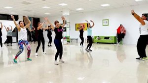Групповые тренировки. Танцуем вместе. Зумба/видеоуроки/танцы онлайн/Zumba/dance workout home