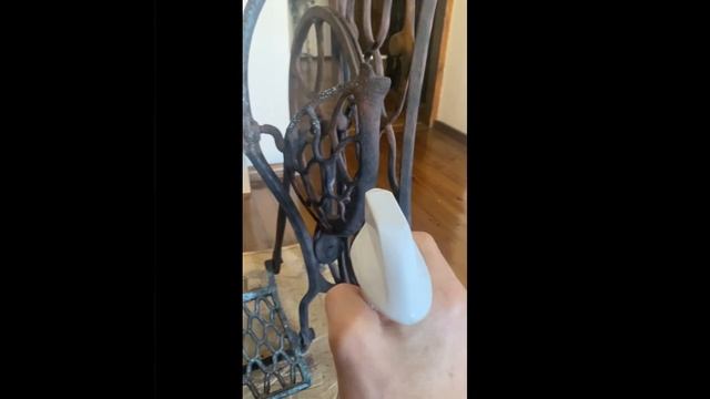Старая станина меловой краской и губкой. И декор керамической плитки.#chalkpaint #декоринтерьера