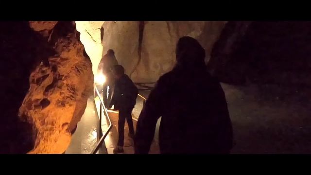 Largest ice cave of the world - Eisriesenwelt in Werfen / Austria смотреть онлайн
