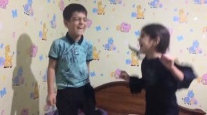 Танец брата и сестры