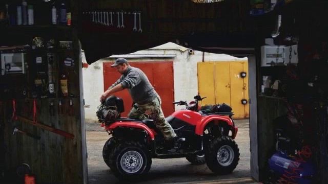 Квадроцикл M1NSK KD 500 это достаточно компактный легкий и быстрый утилитарный квадроцикл котор смотреть онлайн