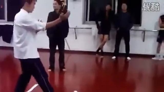 Тайский бокс vs Винчунь смотреть онлайн