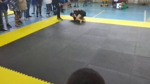 My first grappling match. (L)