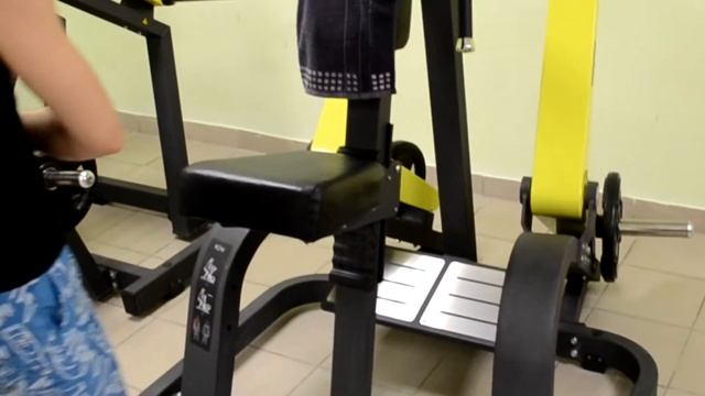 БЮДЖЕТНЫЙ СПОРТКЛУБ? 400 рублей за месяц! / Метро фитнес Новосибирск смотреть онлайн