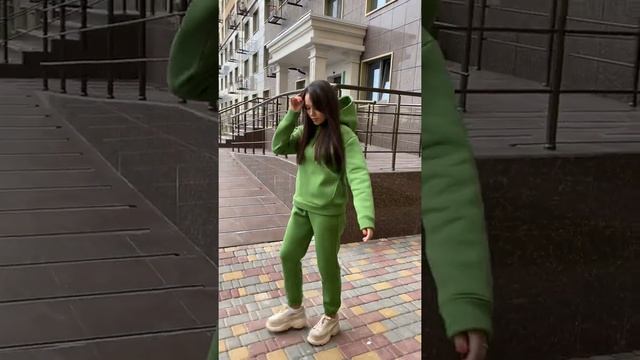 Женский спортивный костюм трехнить на флисе (Турция) в размерах S, M,L, XL, более 6 цветов смотреть онлайн