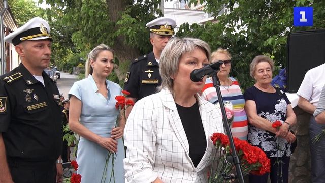 На улице Нефёдова в Севастополе почтили память первых жертв войны