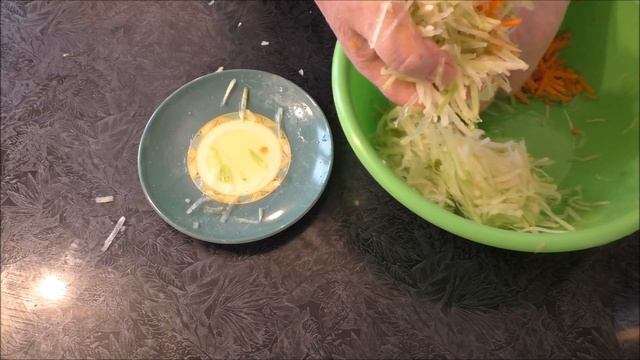 Закуска из курицы с редькой.
