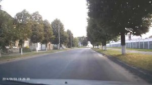 Ребенок выбежал на дорогу под машину