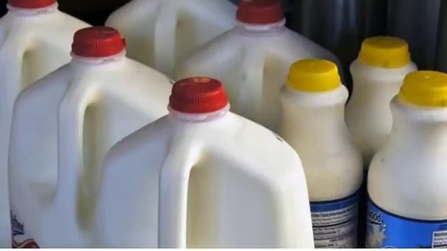 Если Вы Храните Молоко В Двери Холодильника — Не Стоит Это Делать! смотреть онлайн