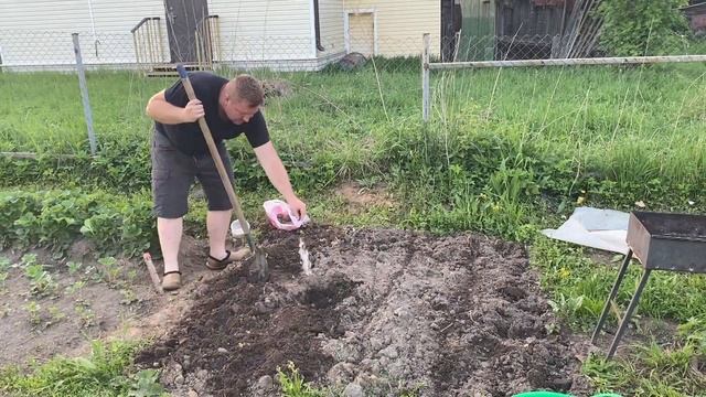 Рыбалка, посадка картошки и другие дачные дела смотреть онлайн