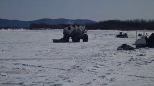 САМОДЕЛЬНЫЙ ВЕЗДЕХОД ДЛЯ РЫБАЛКИ! ШЕРП ОТДЫХАЕТ!