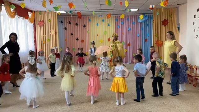 "Осенняя сказка" - утренник в средней группе в детском саду смотреть онлайн