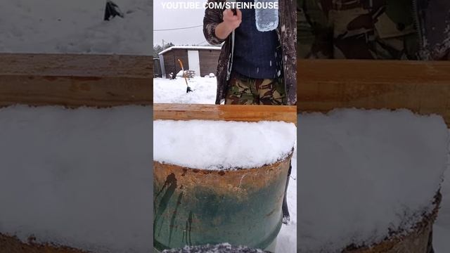 Разрубание ножом бутылки с водой - острый нож / SteinHouse