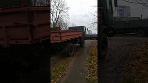 КАЗ 4540 выезжаем из двора.