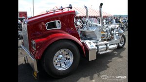 Дльнобой по США Америка. Трех колесный мотоцикл с двигателем CAT. ЭТО ПРОСТО БОМБА