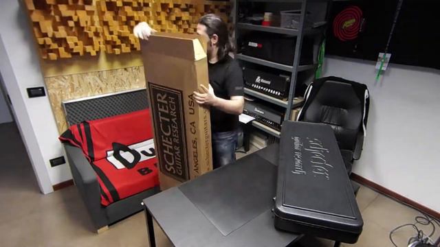 Raven Tide - Schecter C-7 Apocalypse from Novarize Tour (unboxing) смотреть онлайн