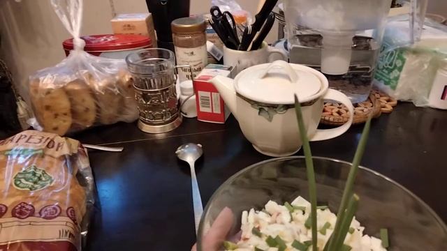 #салатскрабовыммясом#вкусныйсалатик#закусканаужин  ? краб мясо яйца лук репчатый+зелёный  заправка