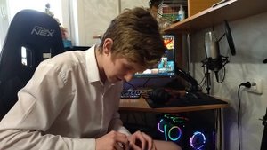 Обзор на мои новые наушники - Logitech G Pro (+ небольшое сравнение с HyperX Cloud Alpha)