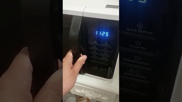 A new Samsung Microwave starts work if we slightly open the door