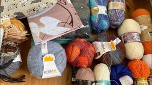 Вязание в отпуске. Что я беру с собой и планы на вязание в поездке. Море, круиз по Волге, поезд.