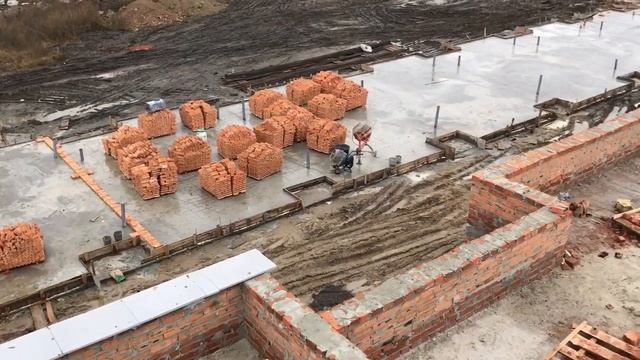 Бельведер сити 7.11- начинаем кладку Кирпича второй линии и утепление террасы третьего этажа смотреть онлайн